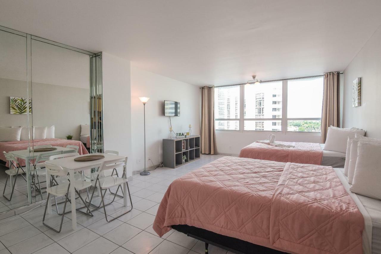 Castle Beach Suites By Vacation Media Miami Beach Eksteriør bilde